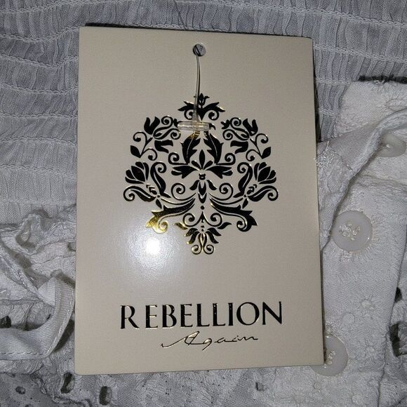 Rebellion Women's White Eyelet Button-Front Crop Top Size Medium - Picture 4 of 9